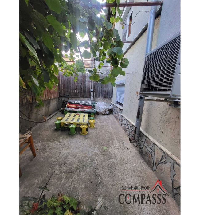 Гр. Добрич, ПИНЕТА-Хуманитарна гимназия, етаж от къща  – 127000лв!