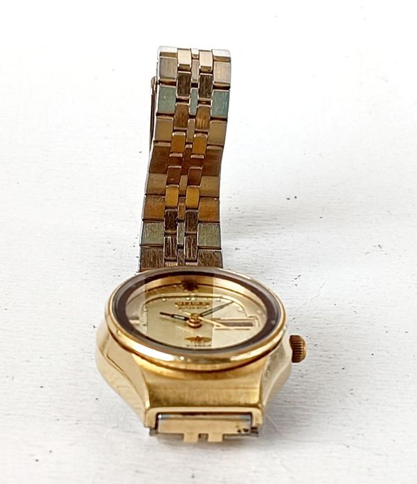 CITIZEN automatic -оригинален дамски часовник с възможност и за ръчно навиване, работещ