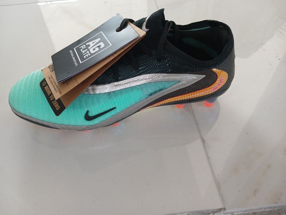 Футболни обувки Nike Phantom 6Low