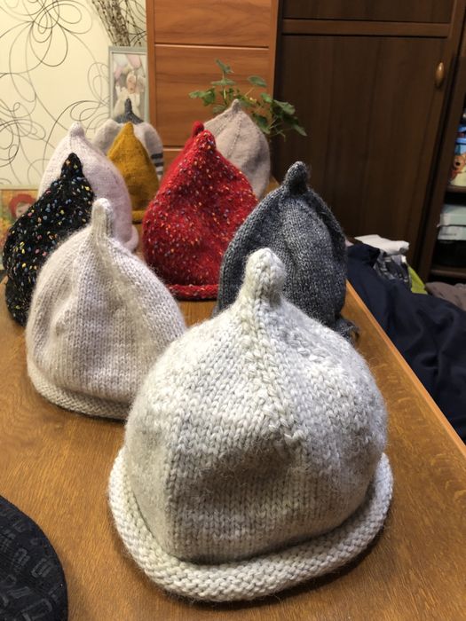 Продам вязаные шапочки