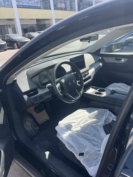 Hongqi E-QM 5 2025 Yil. Naqd pul va Halol nasiya asosida