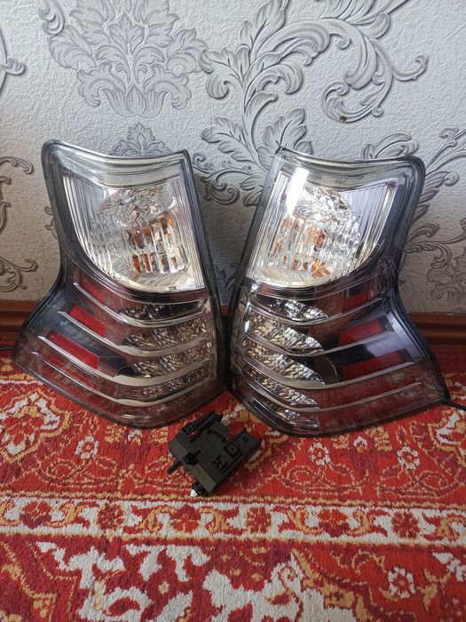 Заднаяя фара от лексус 460