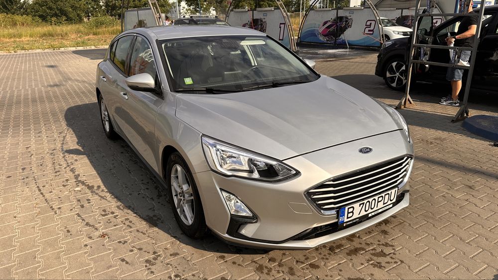 Ford Focus benzină - 124050 km  - Automata 8 viteze
