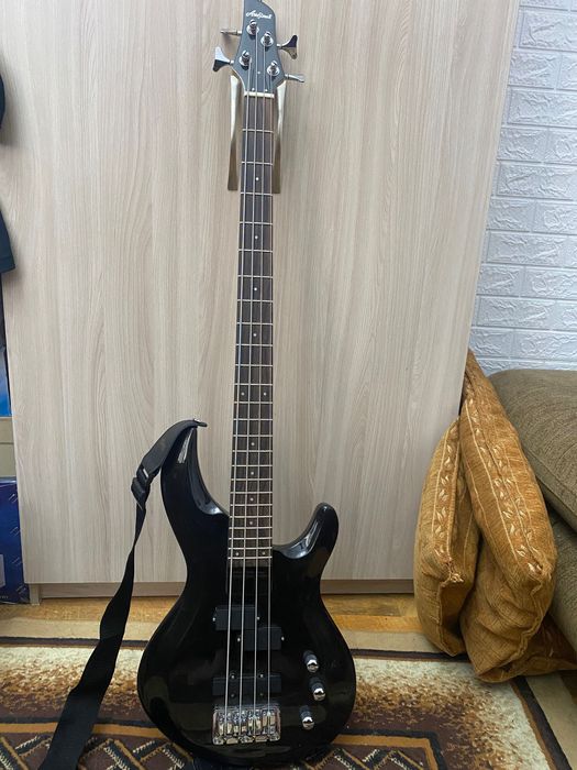 бас гитара Aria bass igb std в подарок чехол и ремень