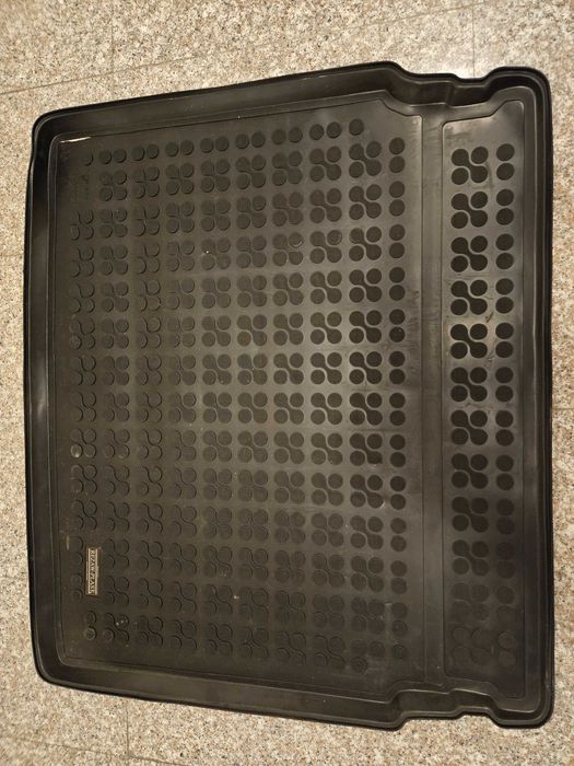 Гумена стелка багажник Audi Q3 2019--