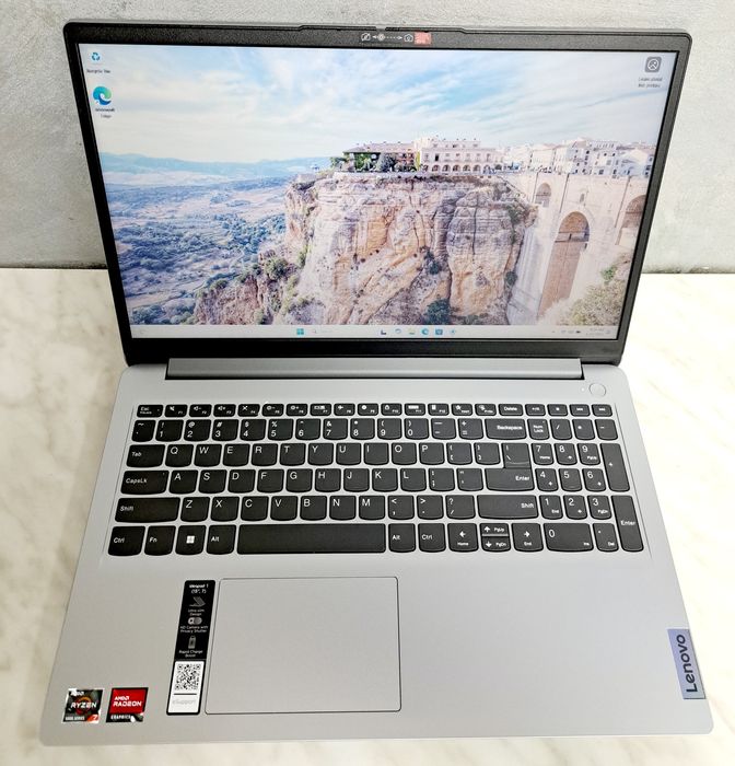 Scheda Madre Lenovo IdeaPad 1 15ALC7 - Ryzen 7 5700U, 8GB RAM, 5B21F54107
