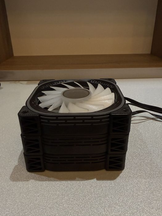 Продаю 3 вентелятора для компьютера 6 pin