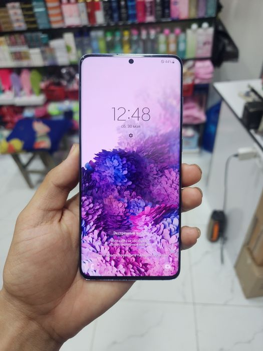 Samsung galaxy s20 plus sotiladi