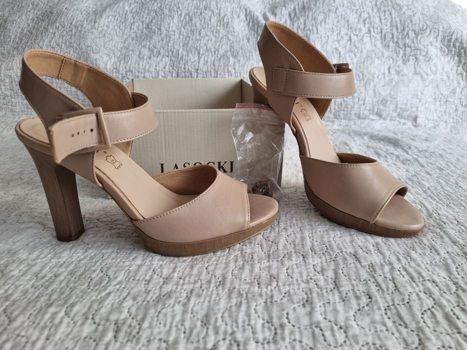 Sandale noi,  din piele