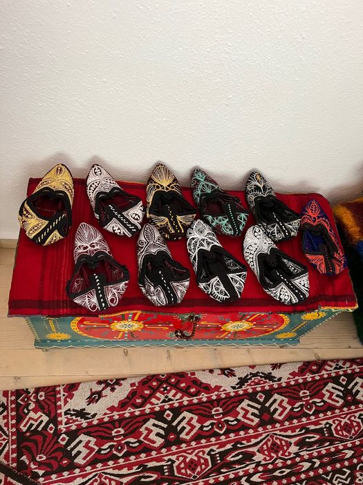 Родопски бродирани терлици