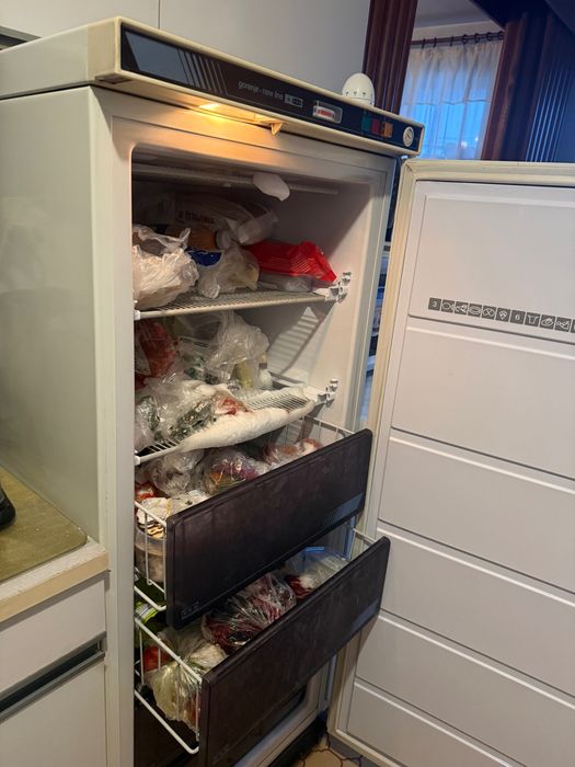 Голям фризер с 6 рафта марка Gorenie