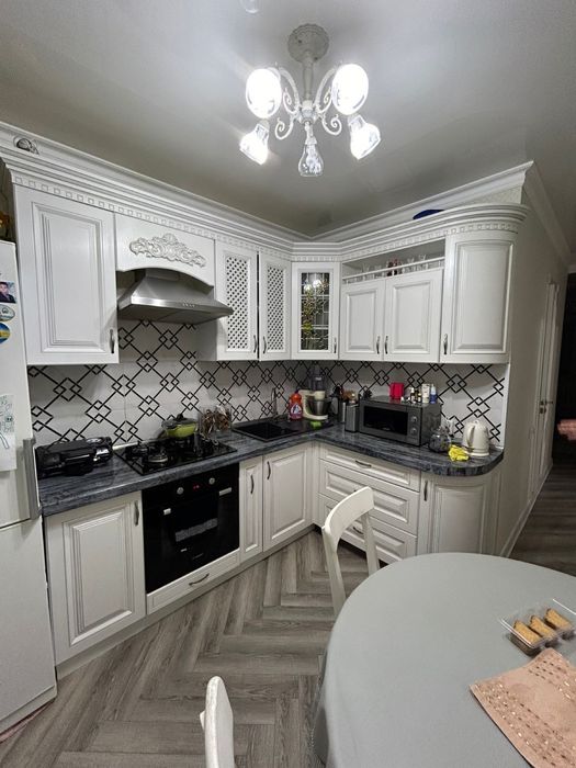 Продам четырехкомнатную квартиру