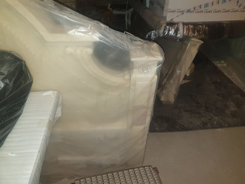 Классический спальный гарнитур