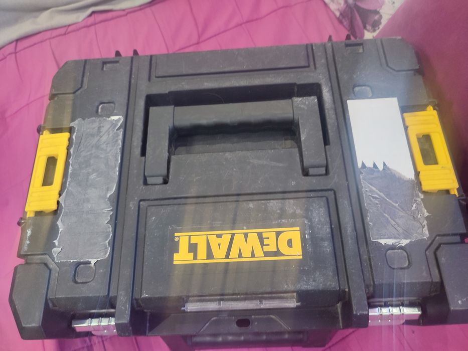 DeWALT DCD709, DCF887, батерия 4ah, зарядно и куфар