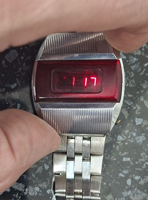 Часы Электроника 1.    ТЕРМИНАТОР