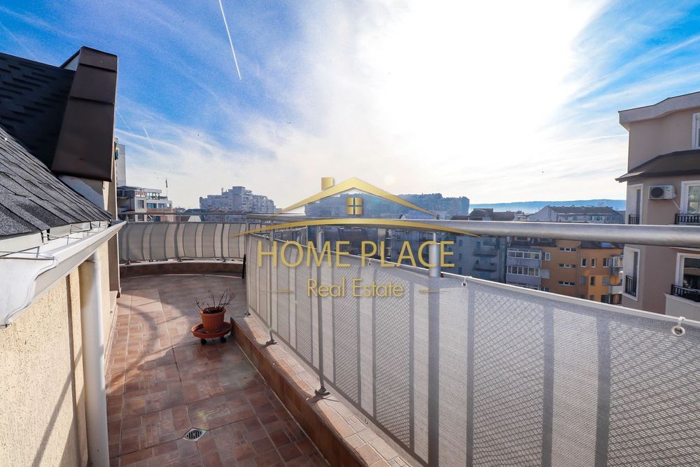 Четиристаен апартамент в района на Колхозен пазар