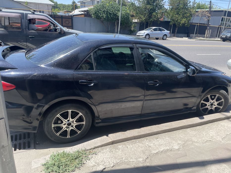 Mazda 6    2004 год