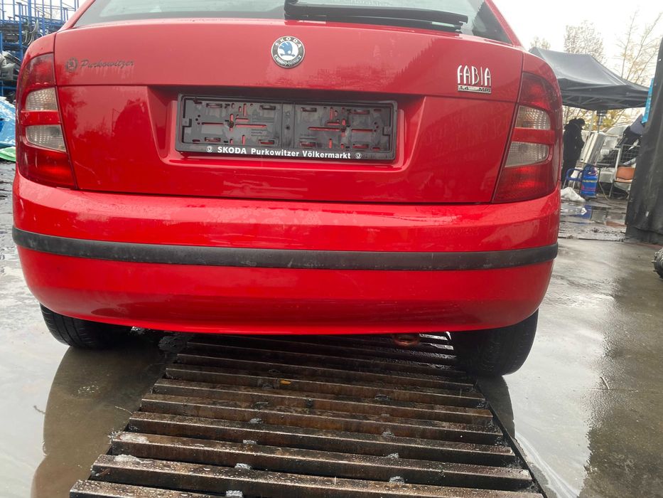 dezmembrez skoda fabia 1 cod motor AZF/usa fata/hayon fabia 1/oglinzi