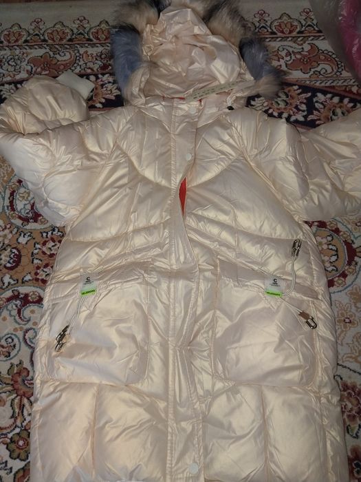 Продам куртку новая 5000тг