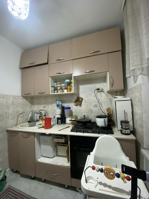 Куханный гарнитур и тумба