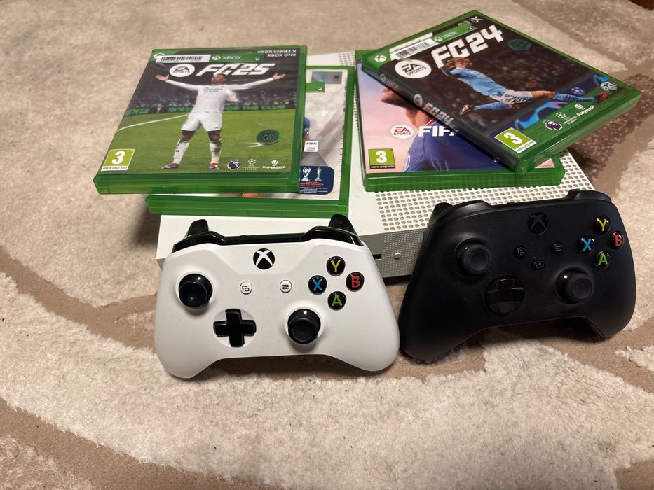 XBOX ONE S Forza Edition  + 2 controlere