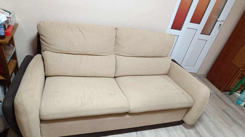 Canapea pentru 3 persoane