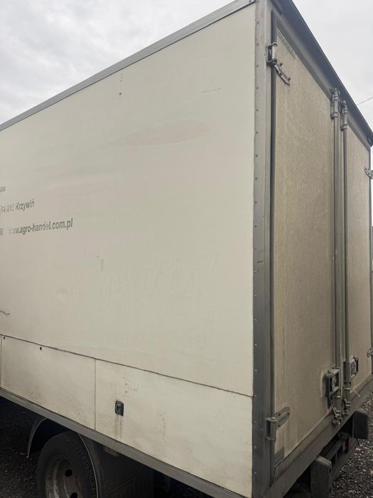 Cub pentru Iveco, Renault sau depozitare