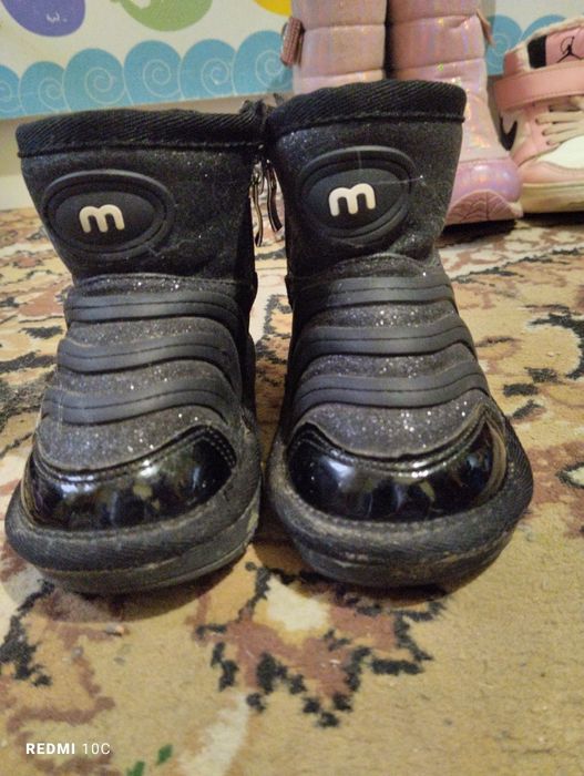 Продам детскую обувь