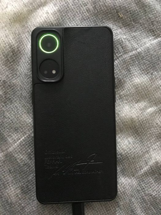 Продам срочно OPPO Reno8T 12/256