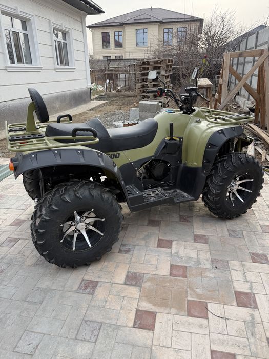 Квадроцикл почти новый