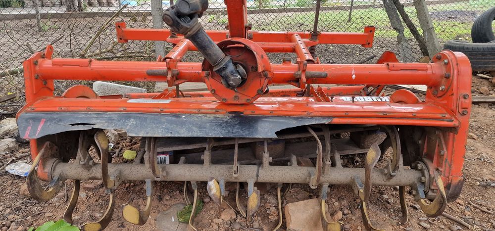 Utilaje agricole: freza vie, plug, grebla, cositoare