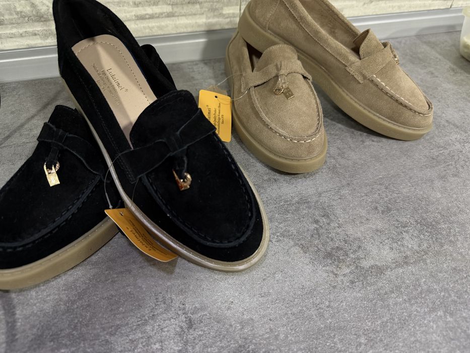 Лоферы из замши новые.