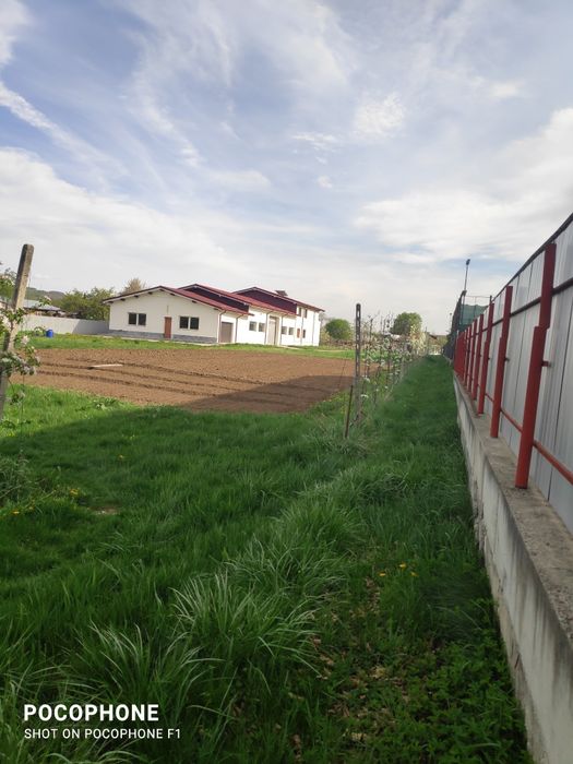 Se vinde întreaga proprietate