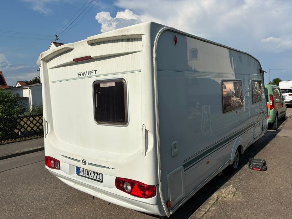 Rulotă Challenger SE 530 – 4 locuri – stare excelentă excelentă