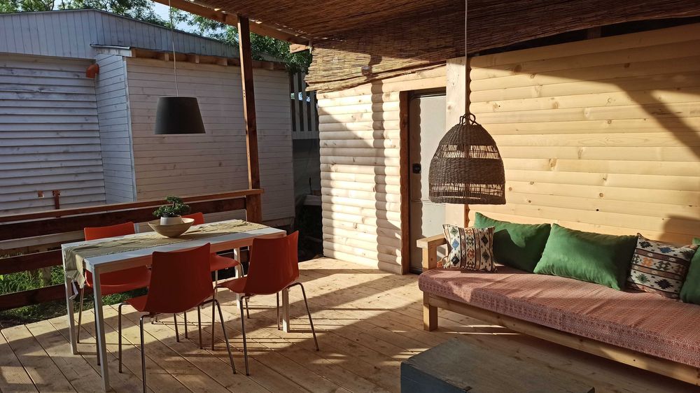 Каравана "Етно" на къмпинг Якото Място - най-добри цени и обстановка