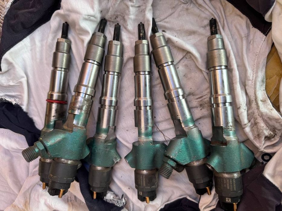 Howo injector va nasosi sotiladi yangi