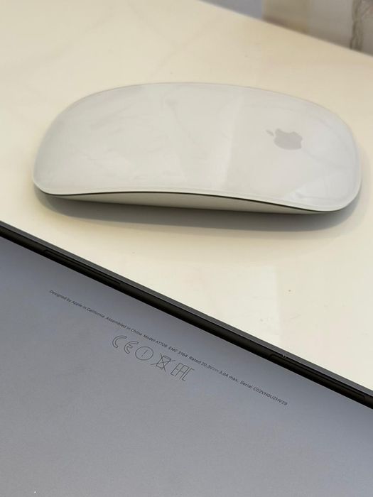 MacBook Pro 13” (2017) / i5 / 8 GB / 256 GB SSD