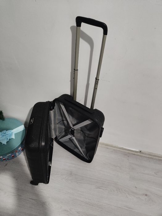 Vând Troler cu roti