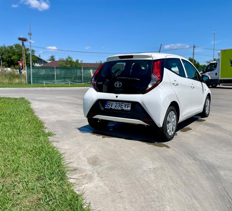 Vând toyota aygo