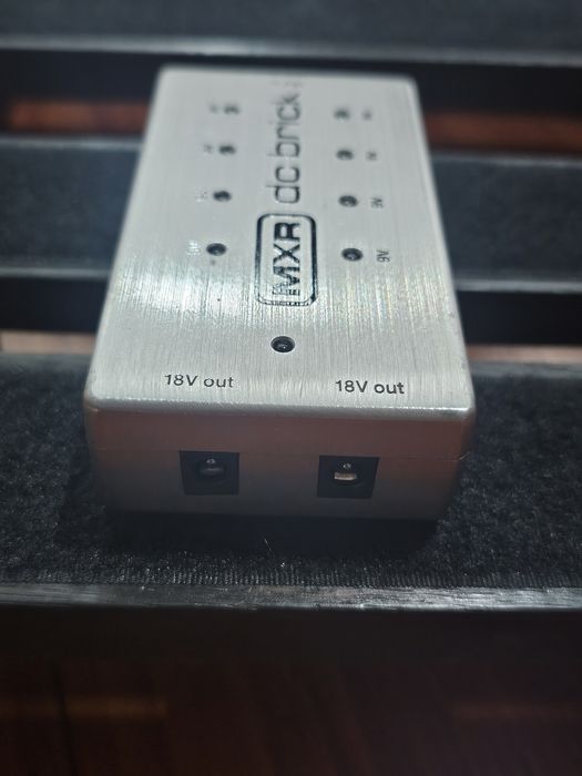 Sursa pedale MXR DC BRICK
