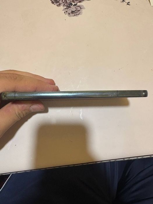 Samsung S22 Plus sotilodi aybi simkarta joyi ishlamidi i ekranda