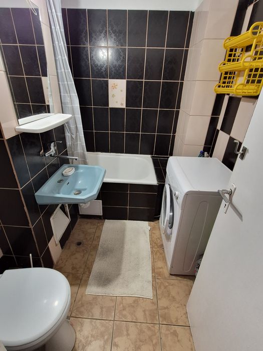 Închiriez  garsoniera  confort  I