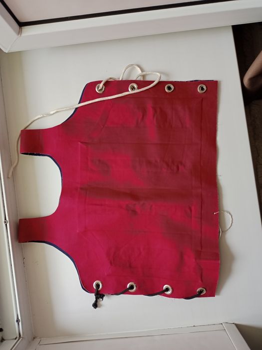 Надувные жилеты купальные.