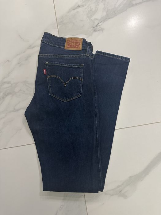 Оригинални дамски дънки Levi’s ,размер 27