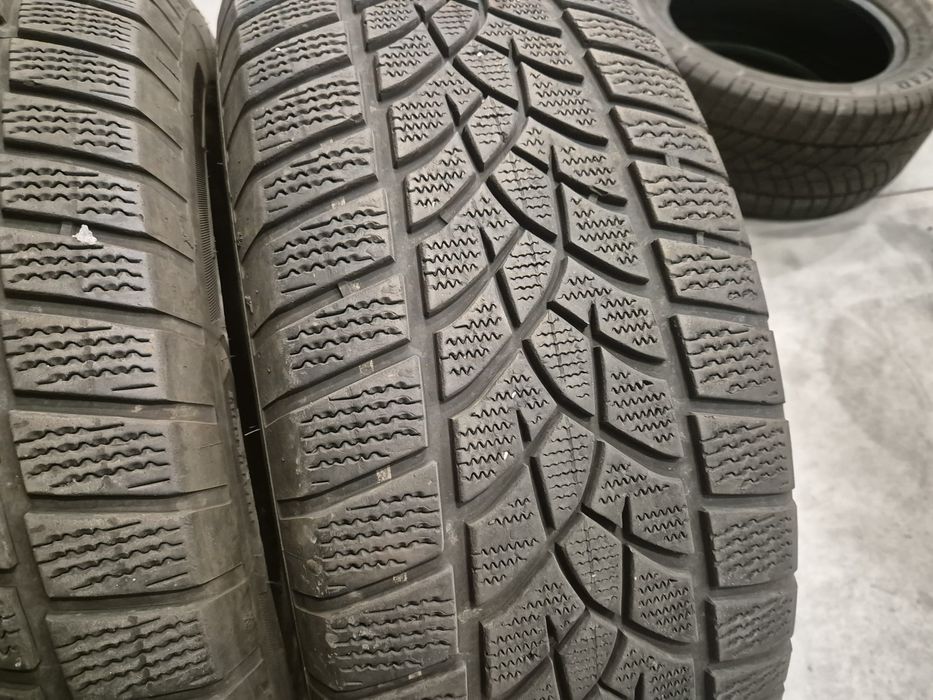 2 anvelope iarna Goodyear 235 60 18 stare foarte buna