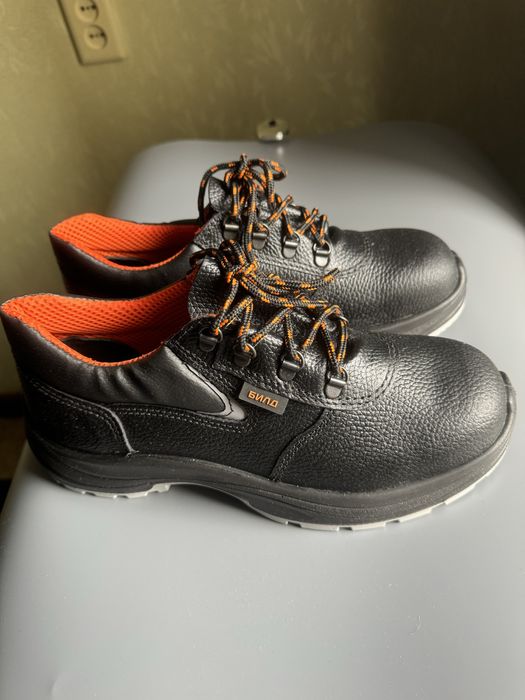 Спецобувь 42 размер новый