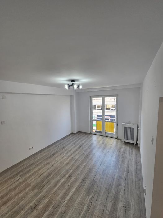 Proprietar-închiriez Ap 2 camere, centru, renovat NOU-Minim 6 luni