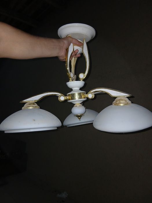 Люстра продаётся