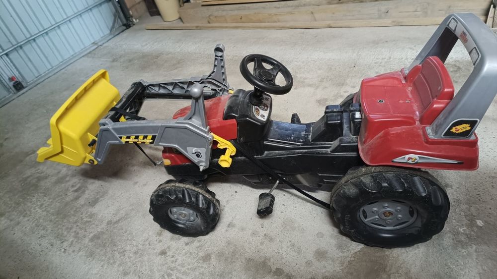 De vânzare!!!  tractor cu pedale   Copii