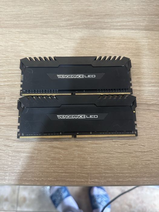 Vand memorii DDR4 Vengeance LeD rgb 16 GB -2x8